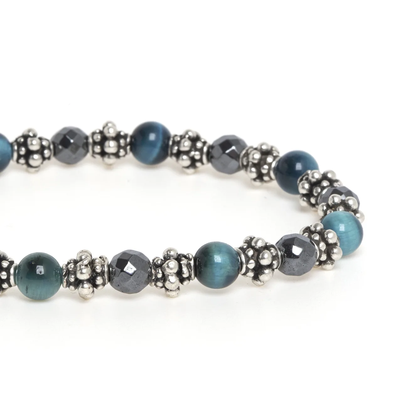 Dandy Street - shop online bracciali uomo di tendenza - bracciale elastico - bracciale uomo - bracciale pietre dure ematite occhio di tigre - Karev Dandy Street - shop online bracciali uomo di tendenza - bracciale elastico - bracciale uomo - bracciale pietre dure ematite occhio di tigre - Karev