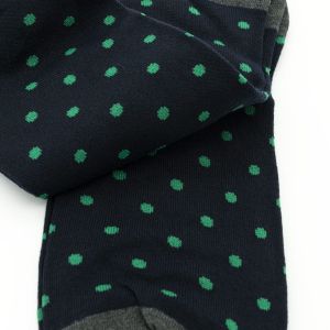 Calzini classici ed eleganti da uomo con stilosi pois in caldo cotone