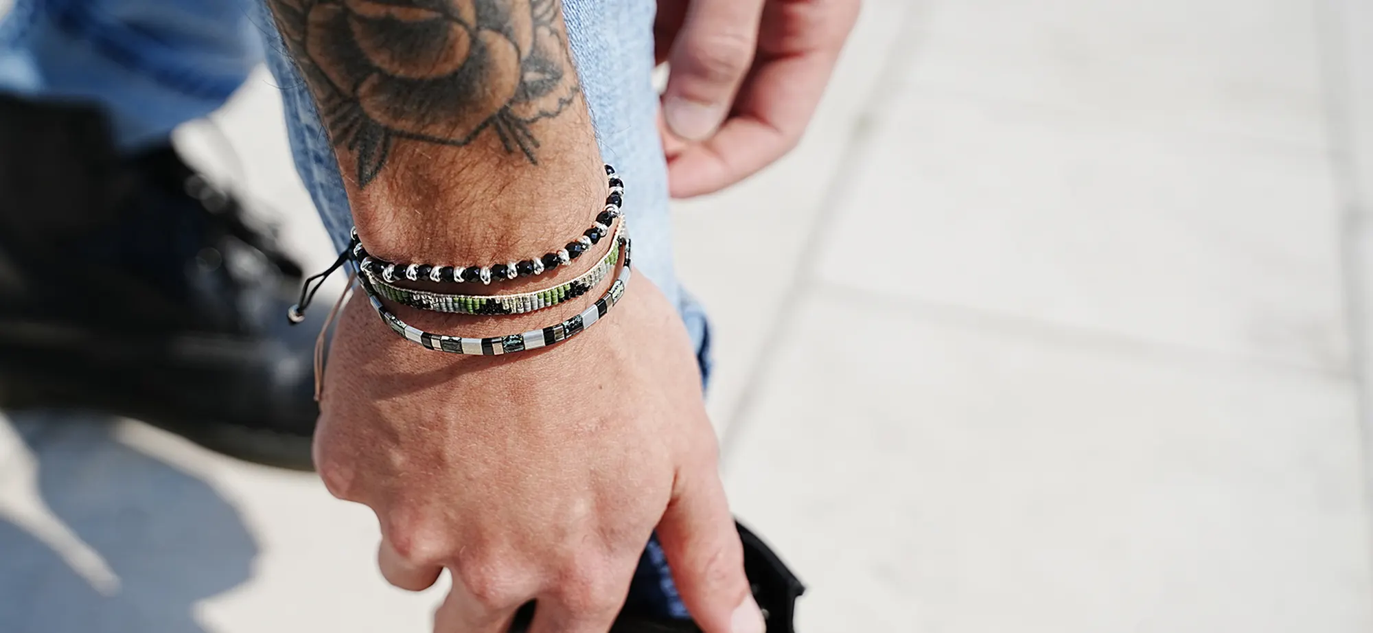 Dandy Street - shop online - accessori uomo - bracciali e collane pietre naturali - bracciali e collane uomo - gioielli uomo in argento - calzini eleganti - calzini cotone - cinture cuoio e pelle - cinture artigianali - catene da pantaloni e jeans