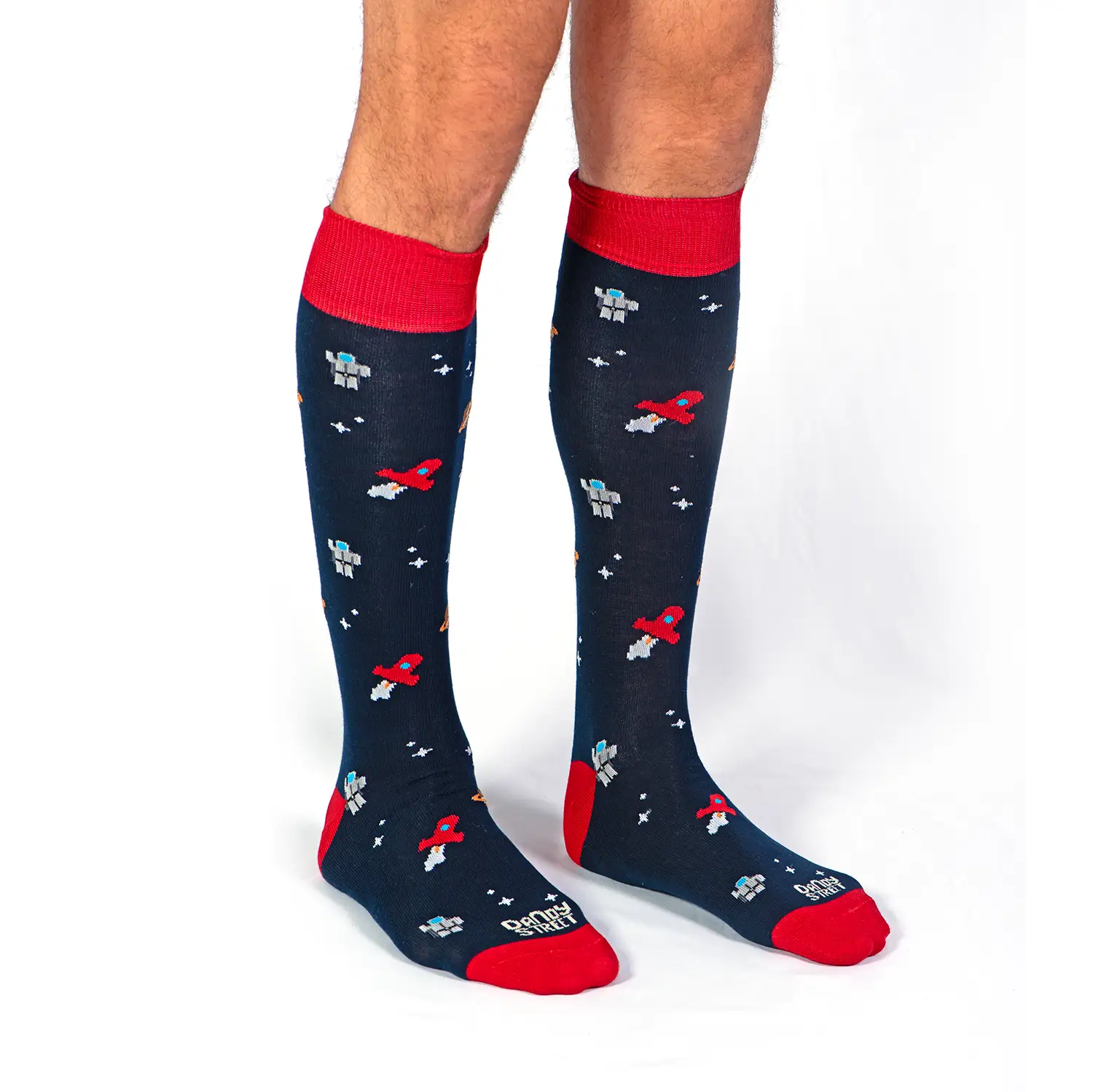 Dandy Street - shop online - accessori uomo calzini uomo cotone - calzini con razzi, pianeti e astronavi - Space Socks Dandy Street - shop online - accessori uomo calzini uomo cotone - calzini con razzi, pianeti e astronavi - Space Socks