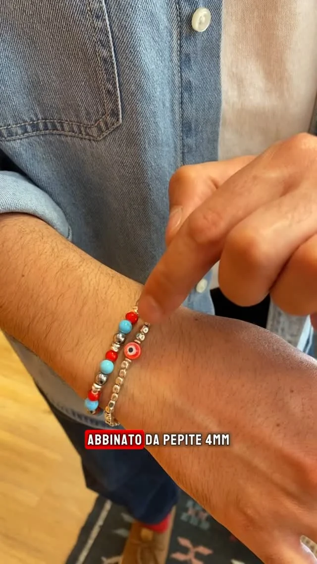 L’abbinata che non ti aspettavi! 🩵❤️

#dandystreetstyle #dandystreet #madeinitaly #handmade #handmadejewelry #jewelry #jewels #bracelet #summerlovin #italianstyle