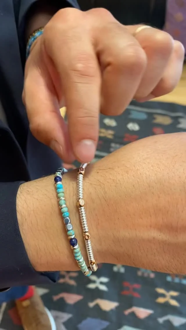 Un abbinamento inaspettato! 🩷🩵

#dandystreetstyle #dandystreet #madeinitaly #handmade #handmadejewelry #jewelry #jewels #bracelet