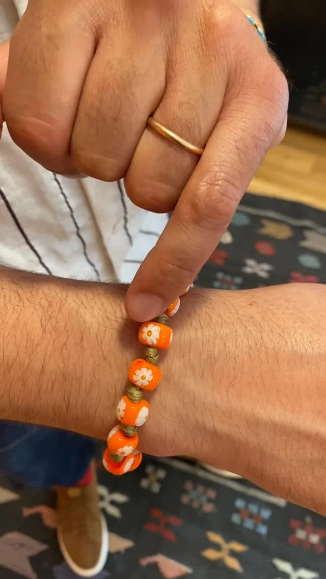 Un bouquet di margherite!
Vi presentiamo Arcada 🧡

#dandystreetstyle #dandystreet #madeinitaly #handmade #handmadejewelry #jewelry #jewels #bracelet #venice