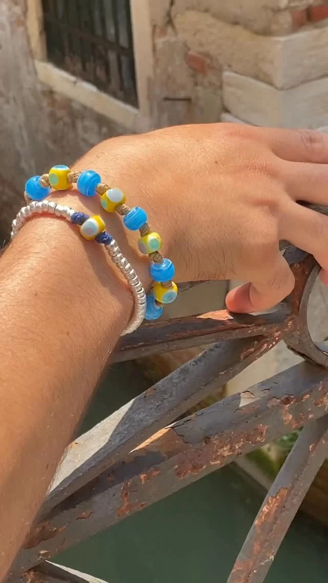 La classe non è acqua ragazzi 😉💛

#dandystreetstyle #dandystreet #madeinitaly #handmade #handmadejewelry #jewelry #jewels #bracelet #necklace #venice