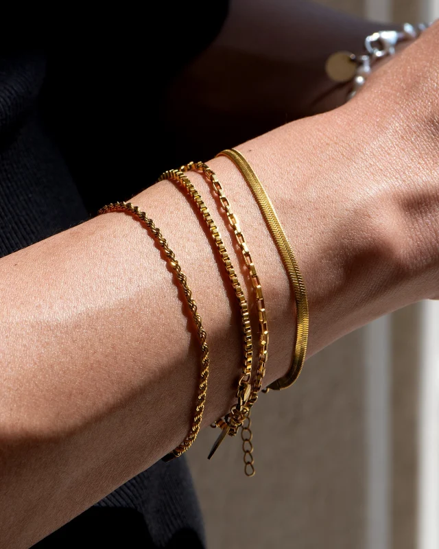 Gold lovers💛

Ultima parte del nostro shooting a Venezia
#dandystreetstyle #dandystreet #madeinitaly #handmade #handmadejewelry #jewelry #jewels #bracelet #golden