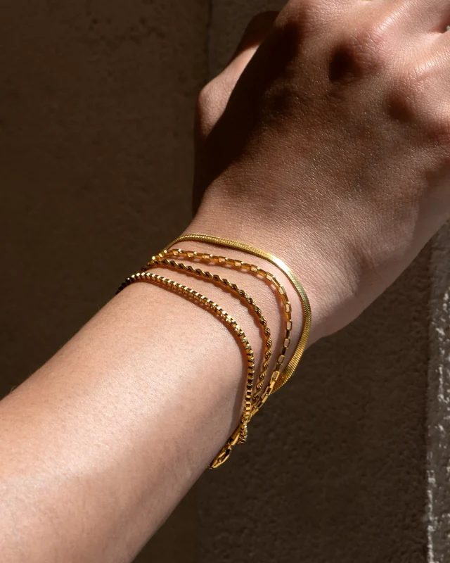 Thing of Beauty 💛

#dandystreetstyle #dandystreet #madeinitaly #handmade #handmadejewelry #jewelry #jewels #bracelet #golden