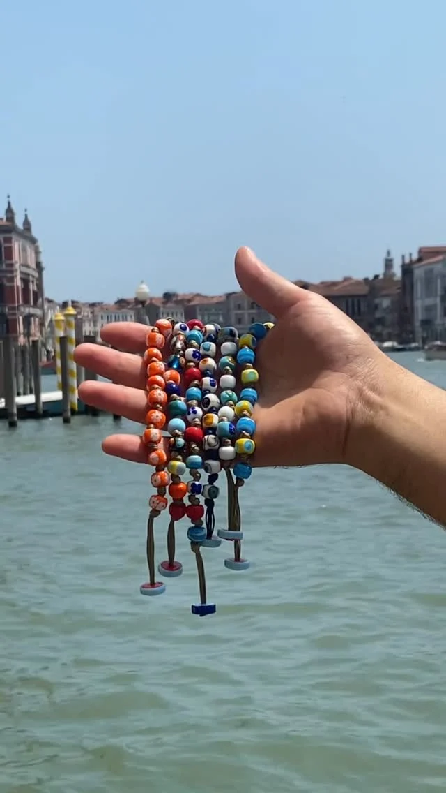 La magia di Venezia

#dandystreetstyle #dandystreet #madeinitaly #handmade #handmadejewelry #jewelry #jewels #bracelet #venice